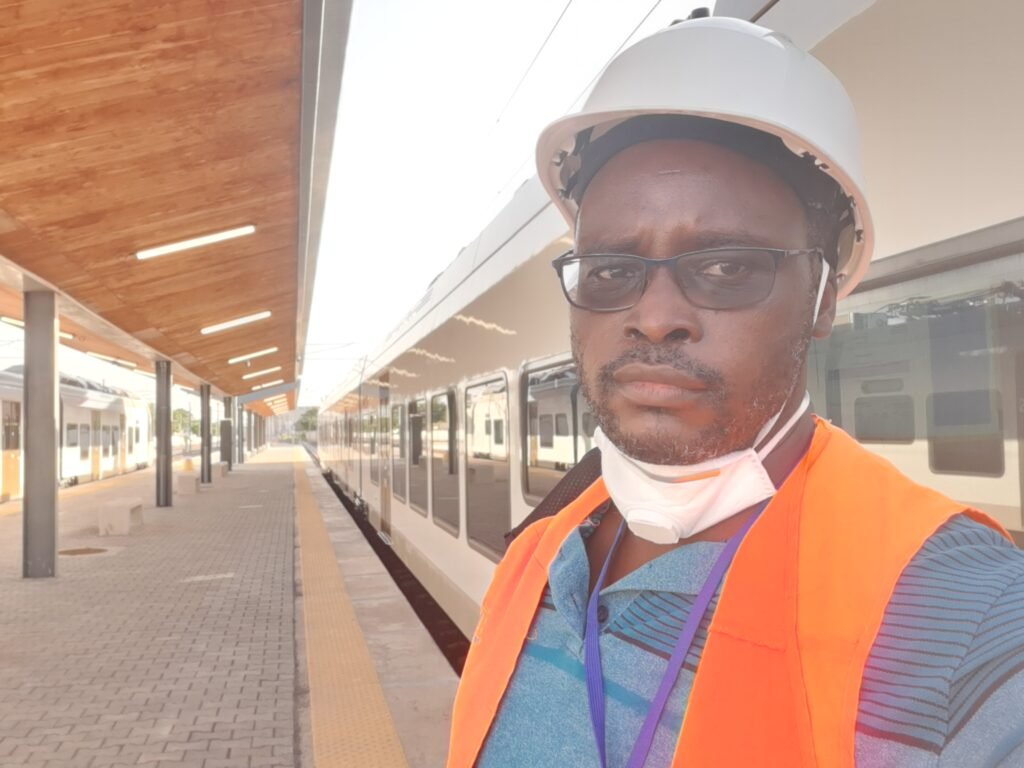 moi au quai de la gare de dakar 2020 09 16 17.49.08